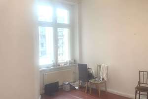 Original Berliner Altbau - ruhiger Seitenflügel 2. OG