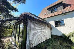 Sehr stark sanierungsbedürftige Doppelhaushälfte in Nürnberg-Ziegelstein! – Die vollständige Adresse der Immobilie erhältst du vom Anbieter., 90411 Ziegelstein, Nürnberg – Vorschaubild 6