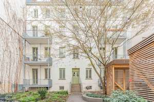 Charmante, bezugsfreie 1,5-Zimmer-Wohnung mit Balkon in bester Lage von Berlin-Mitte! Denkmalschutz