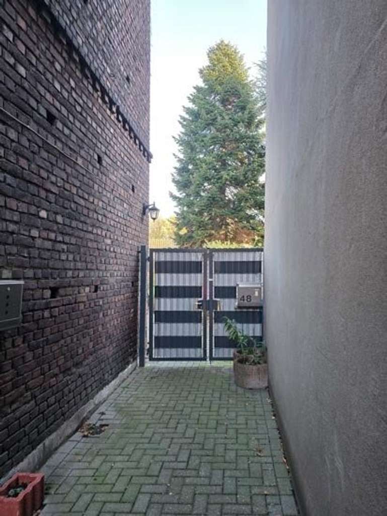 Immobilie in Oberhausen - 4 Familienaltbau in ruhiger Lage von Oberhausen Sterkrade - Bild 1