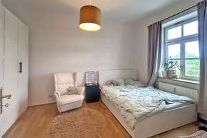Schöne, helle 3-Zimmer-Altbauwohnung mit Wohnküche und Balkon am Pasinger Stadtpark! – Engelbertstraße 2, 81241 Pasing, München – Vorschaubild 5