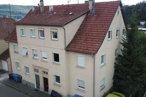 Investoren aufgepasst: Immobilie mit drei rechtlich getrennten Wohnungen – Die vollständige Adresse der Immobilie erhältst du vom Anbieter., 72458 Albstadt – Vorschaubild 1
