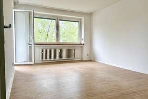 Modernisierte 2-Zimmer-Wohnung mit Loggia und Aufzug in Gerresheim – Die vollständige Adresse der Immobilie erhältst du vom Anbieter., 40627 Gerresheim, Düsseldorf – Vorschaubild 6