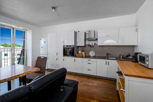 Barrierefreie 3-Zimmer-Wohnung mit 2 Bädern im sanierten Altbau am Schlosspark Charlottenburg – Die vollständige Adresse der Immobilie erhältst du vom Anbieter., 14059 Charlottenburg, Berlin – Vorschaubild 3