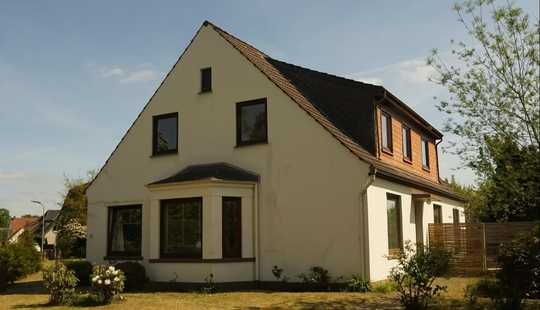 Bild von 1-2 Familienhaus in ruhiger Lage mit 2 Terrassen, Garten, Anbau, Nebengebäude, Garage in Arbergen