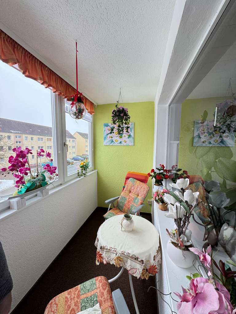 Immobilie in Nossen - Ruhige helle 3-Raum-Wohnung im 1.OG vermietet zu verkaufen - Bild 0