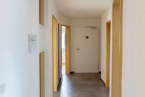 Lichtdurchflutete 3-Zimmer-Dachgeschosswohnung in gepflegtem Zustand – Die vollständige Adresse der Immobilie erhältst du vom Anbieter., 90427 Großgründlach, Nürnberg – Vorschaubild 4