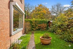 Reihenhaus mit schönem Garten und großem Wintergarten in grüner Lage von Hamburg-Rahlstedt. – Die vollständige Adresse der Immobilie erhältst du vom Anbieter., 22149 Rahlstedt, Hamburg – Vorschaubild 22
