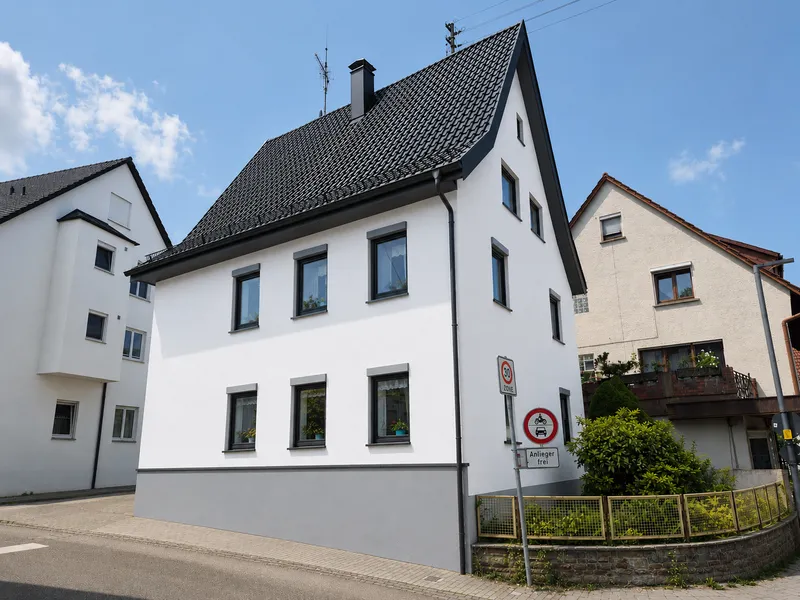 3-unit MFH – Schwieberdingen – historic timber-frame, attic & barn potential - 2