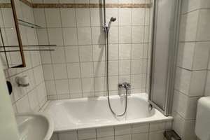 Erdgeschoss Wohnung in zentraler Wohnlage von Essen Kray. Nähe Marktplatz. Mit Küchenzeile. – Hubertstraße 287, 45307 Kray, Essen – Vorschaubild 2