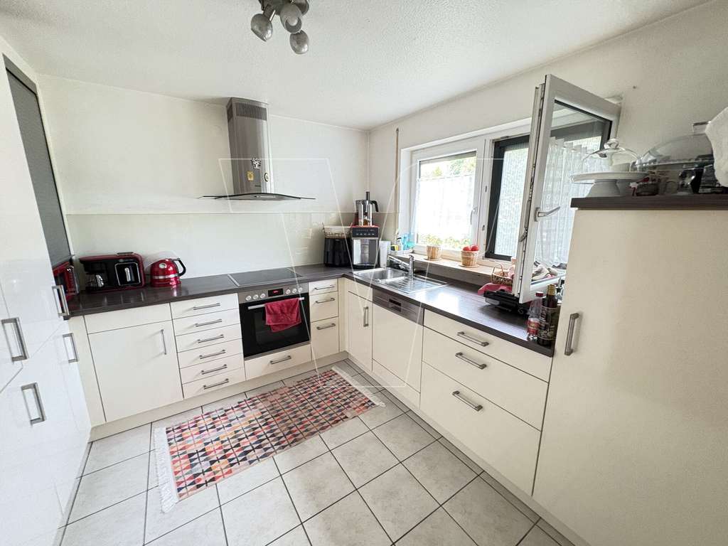 Immobilie in Fellbach - Dreifamilienhaus mit 3 Garagen – ideal für Eigennutzer & Kapitalanleger - Bild 3