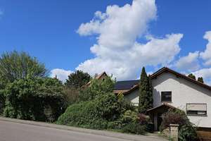 Große Doppelhaushälfte mit Einfamilienhauscharakter zum sofortigen Bezug – Die vollständige Adresse der Immobilie erhältst du vom Anbieter., 71665 Vaihingen an der Enz – Vorschaubild 1