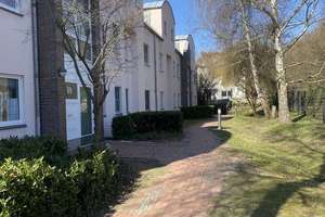 Gesucht & Gefunden: 3 Zi, Bad mit Fenster und großem Balkon!