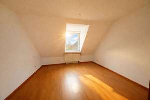 Helle lichtdurchflutete Dachgeschosswohnung – Duisburger Straße 317a, 47198 Alt-Homberg, Duisburg – Vorschaubild 4