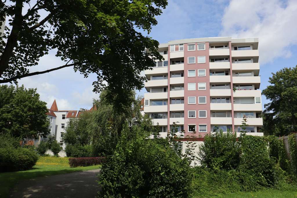 Immobilie in Bremerhaven - Helle 3-Zimmer Wohnung mit Balkon im 2. OG in Bremerhaven-Lehe - Bild 1