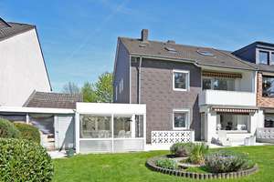 Attraktives Zweifamilienhaus mit großem Grundstück in ruhiger Wohnlage – Die vollständige Adresse der Immobilie erhältst du vom Anbieter., 44892 Langendreer, Bochum – Vorschaubild 2