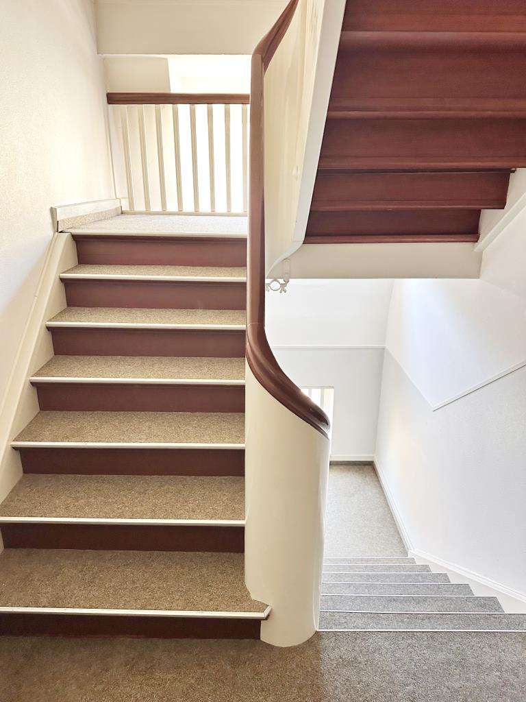 Immobilie in Waldkirch - Helle Dachgeschosswohnung mit tollem Ausblick - Frisch renoviert - Bild 3