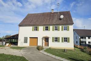 Großzügiges Einfamilienhaus mit eigenem Gartenbereich in Aichen