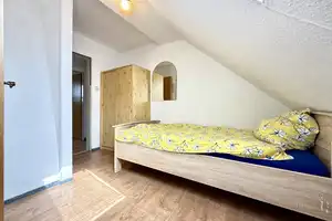 * Ehemaliges Hotel plus Wohnhaus * TOP Lage * Großes Grundstück * 18 Zimmer mit Bad * 4 Wohnungen * – Leer (Kreis) – Vorschaubild 23