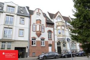 3- Zimmer Altbauwohnung in begehrter Lage von Oberkassel