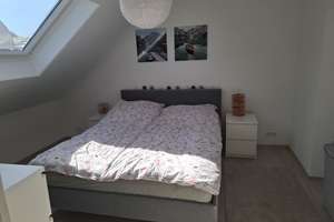 Ansprechende Wohnung mit drei Zimmern in Friesdorf  – Die vollständige Adresse der Immobilie erhältst du vom Anbieter., 53175 Friesdorf, Bonn – Vorschaubild 2