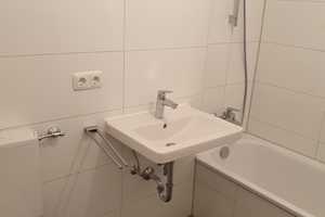 Erstbezug nach Sanierung! Appartement direkt neben Park – Knappertsbuschstr. 39, 81927 München – Vorschaubild 1