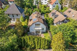Charmante Doppelhaushälfte verborgen im Grünen – Die vollständige Adresse der Immobilie erhältst du vom Anbieter., 81379 Obersendling, München – Vorschaubild 2