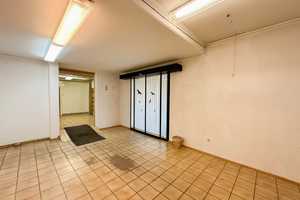 Vielseitige Nutzungsmöglichkeit! Gepflegtes Mehrparteienhaus mit Gewerbe, Lagerhallen und weitläufig – Coburg (Kreis) – Vorschaubild 17