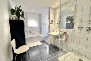Wohnen mit Charme – Lichtdurchflutete und großzügige DG-Wohnung im Antonviertel – Die vollständige Adresse der Immobilie erhältst du vom Anbieter., 85051 Münchener Straße, Ingolstadt – Vorschaubild 3