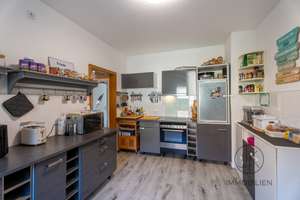 ***Großzügiges Zuhause mit 6 Schlafzimmern, großem Garten und zwei Garagen in Südweyhe – Die vollständige Adresse der Immobilie erhältst du vom Anbieter., 28844 Weyhe – Vorschaubild 9