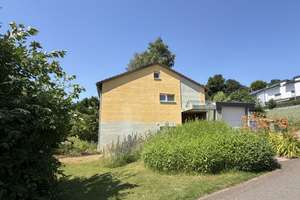 Solides Einfamilienhaus mit großem Grundstück in Ortsrandlage von Warburg-Germete – Die vollständige Adresse der Immobilie erhältst du vom Anbieter., 34414 Warburg – Vorschaubild 11