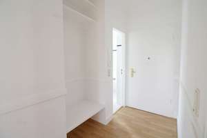 Bezugsfrei nahe FU Berlin: helle 2-Zimmer-Dachgeschosswohnung am Breitenbachplatz – Die vollständige Adresse der Immobilie erhältst du vom Anbieter., 12163 Steglitz, Berlin – Vorschaubild 11