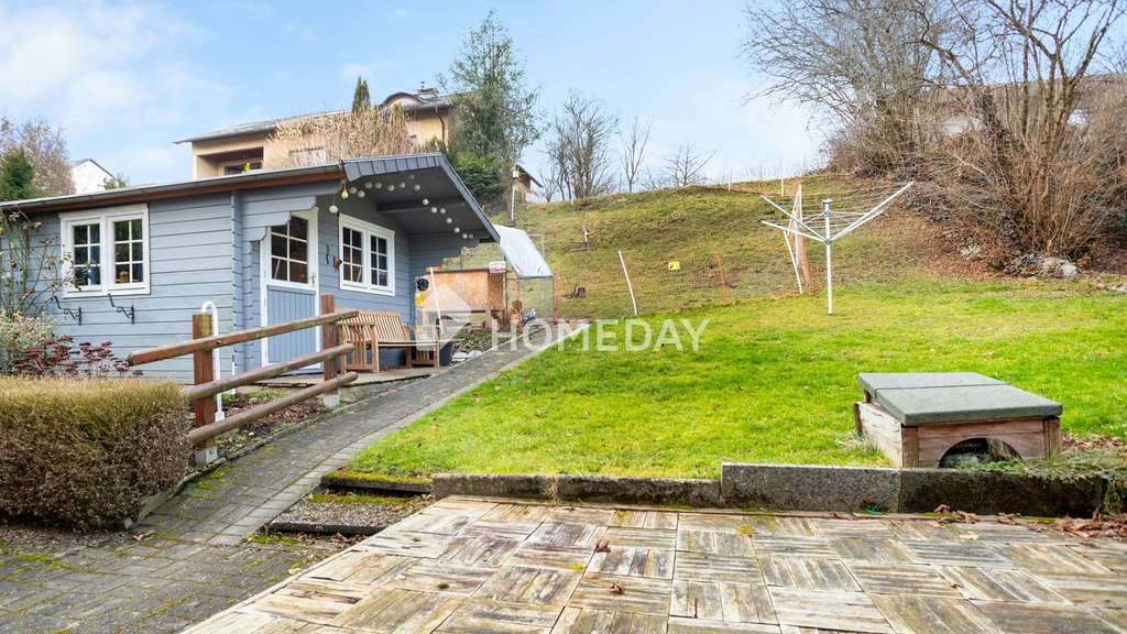 Immobilie in Meschede - Zweifamilienhaus mit sonnigem Garten auf ca. 940 m² Grundstück - Bild 1