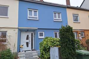 Charmantes Reihenmittelhaus mit Garten und Garage in ruhiger Feldrandlage – Die vollständige Adresse der Immobilie erhältst du vom Anbieter., 76297 Stutensee – Vorschaubild 1