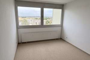 Lichtdurchflutete 3 Zimmer Wohnung mit eigenem Tiefgaragenstellplatz zu verkaufen – Breslauerstraße 16, 89231 Neu-Ulm – Vorschaubild 3