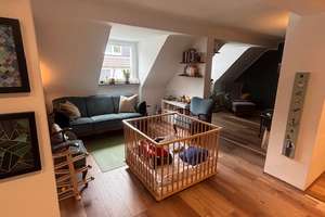 Stilvolle, in 2018 kernsanierte DG-Wohnung mit offener Küche, Balkon +  2 Bädern in attraktiver Lage – 45147 Holsterhausen, Essen – Vorschaubild 5