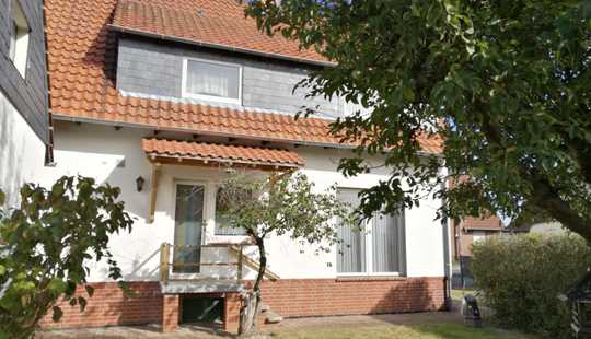 Bild von Peine OT Handorf / Attraktives Einfamilienhaus mit Nebengebäuden und großem Grundstück !