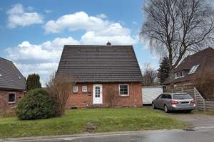 Gemütliches Eigenheim mit Kamin & Garten - Verwirklichen Sie Ihre Wohnideen – Die vollständige Adresse der Immobilie erhältst du vom Anbieter., 25885 Wester-Ohrstedt – Vorschaubild 2