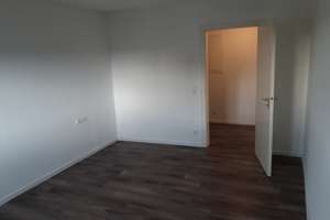 Modernisierte 2,5-Zimmer-Wohnung (2022) mit Balkon, Aufzug & U-Bahn vor der Tür – Stuttgart – Die vollständige Adresse der Immobilie erhältst du vom Anbieter., 70499 Bergheim, Stuttgart – Vorschaubild 7