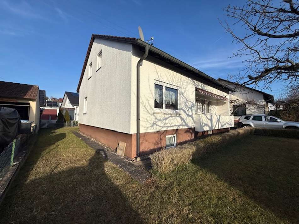 Hausvorder- u. -seitenansicht