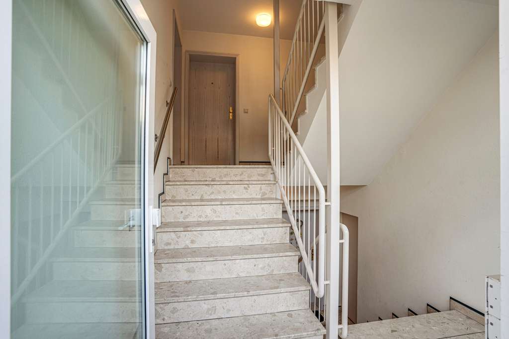 Immobilie in Hürup - Husby: Sonnige Dachgeschosswohnung mit großzügiger Raumaufteilung, Keller und Stellplatz - Bild 2