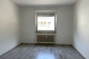 Große und helle 3-Zi-Wohnung mit zwei Balkonen! – Hirsauer Straße 214, 75180 Dillweißenstein, Pforzheim – Vorschaubild 4