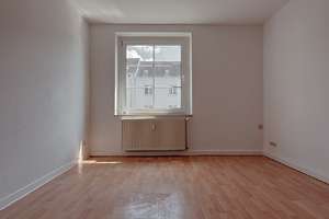 l Tolle 4-Raumwohnung l 2 Bäder l 2 Balkone l ruhige familiäre Lage – Charlottenstraße 71a, 9126 Gablenz, Chemnitz – Vorschaubild 5
