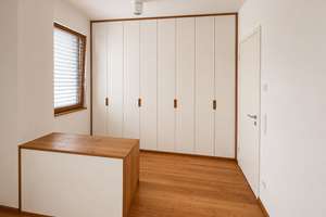 GRUNEWALD: LUXUS VILLA: 240 m² Wohnen sowie 350 m² GARTEN per 01.10.26 zu VERMIETEN (mind. 3 Jahre) – Die vollständige Adresse der Immobilie erhältst du vom Anbieter., 14193 Grunewald, Berlin – Vorschaubild 22