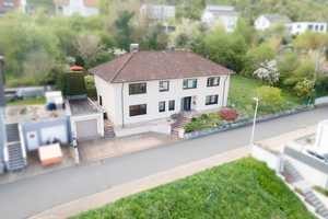 Elegantes Einfamilienhaus mit Einliegerwohnung in begehrter u. naturnaher Wohnlage von Erlabrunn – Würzburg (Kreis) – Vorschaubild 1