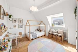 Raum für Ihre Ideen – 4-Zimmer-Wohnung in Oberkassel mit genehmigtem Spitzbodenausbau – Die vollständige Adresse der Immobilie erhältst du vom Anbieter., 40545 Oberkassel, Düsseldorf – Vorschaubild 8