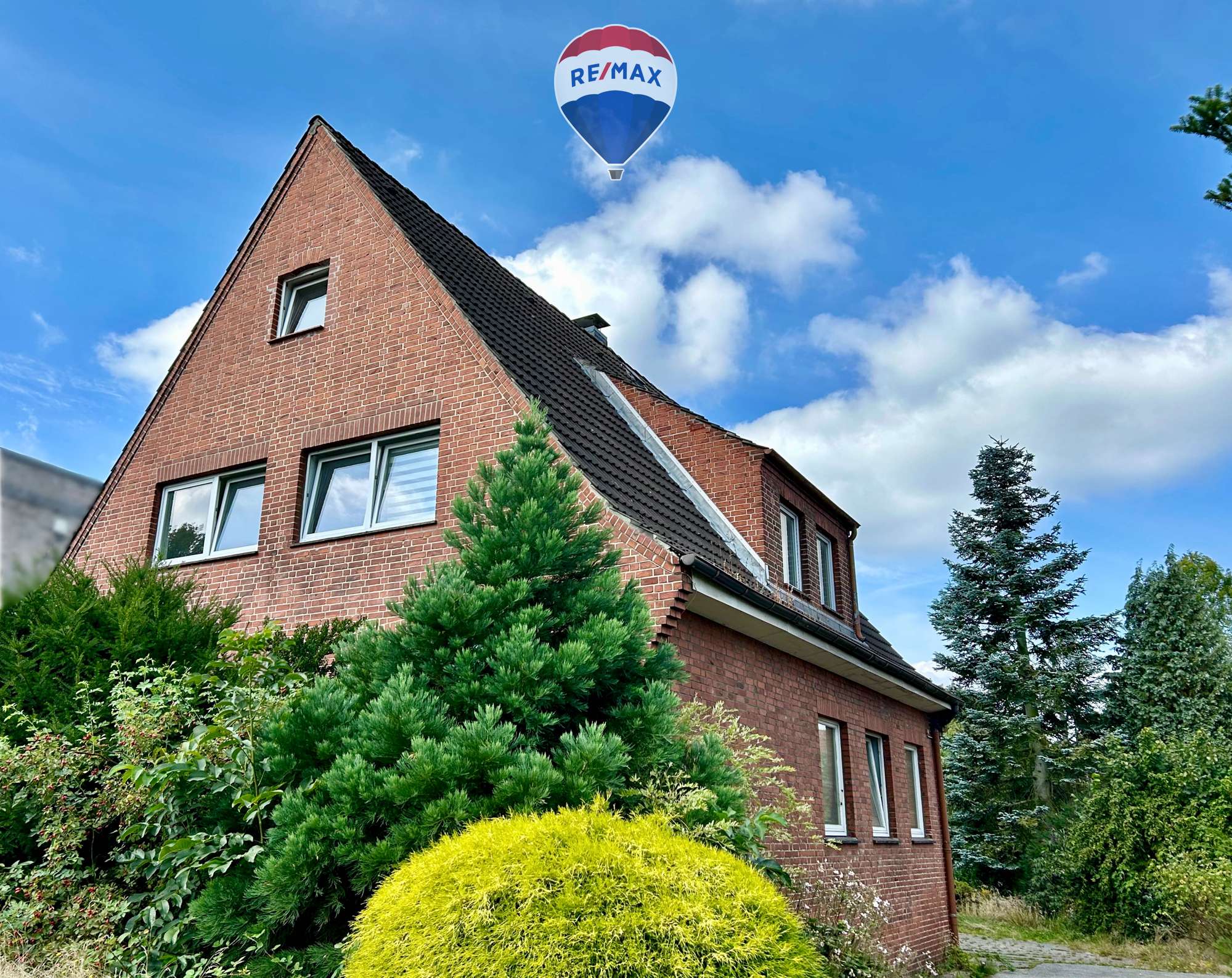 Großzügiges Zweifamilienhaus mit viel Potenzial - zur Eigennutzung oder Anlage, Hamburg – Bild 1