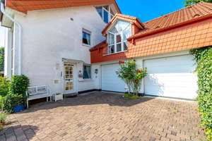 Charmantes Dreifamilienhaus in ruhiger Wohnlage – Die vollständige Adresse der Immobilie erhältst du vom Anbieter., 33100 Dahl, Paderborn – Vorschaubild 3