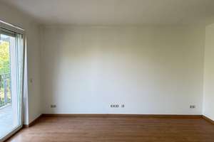 °Schön Wohnen in Johannstadt° helle 2 Zimmer mit Balkon, renoviert mit Laminat + Wannenbad + Aufzug – 1307 Johannstadt-Süd, Dresden – Vorschaubild 2