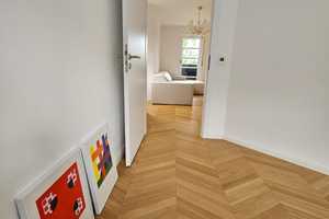 Möbliertes Zimmer in einer Villa am Frauenkopf mit Pool, Sauna, Küche mit Kochinsel – Frauenkopfstraße 47, 70184 Stuttgart – Vorschaubild 1